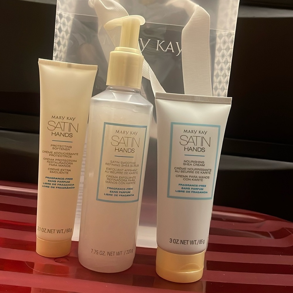 Mary Kay satin hands set